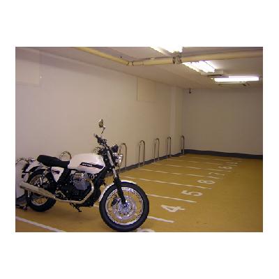 横浜市青葉区すすき野のバイクガレージ