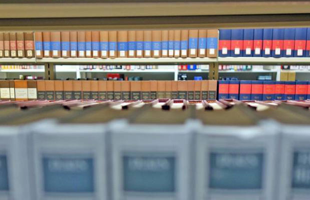 ミニマリストは書類をどう整理する?捨てる判断方法や分類のコツを紹介